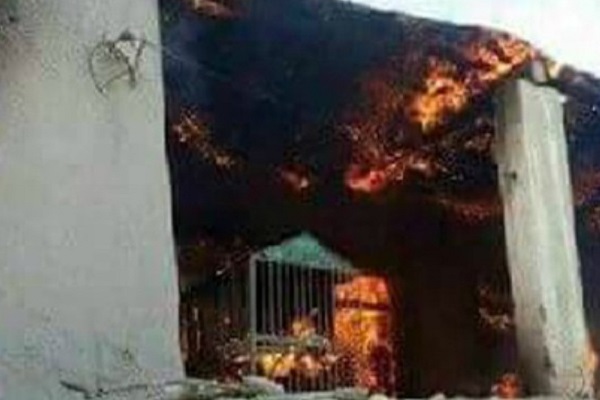 İŞİD Əfqanıstanın Nəngərhar vilayətində 60 yaşayış evini yandırıb