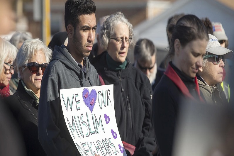 Faith Leaders in Oak Lawn, Illinois Call on Businesses to Support Muslims