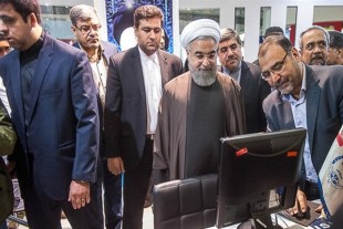 President Visits Iran’s Press Exhibition