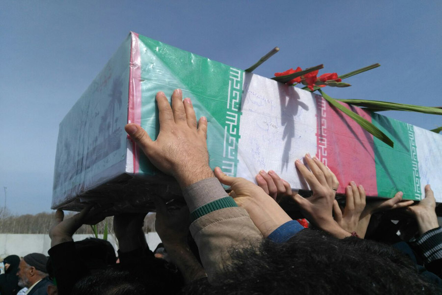تشییع و خاکسپاری 2 شهید گمنام در بروجرد + عکس