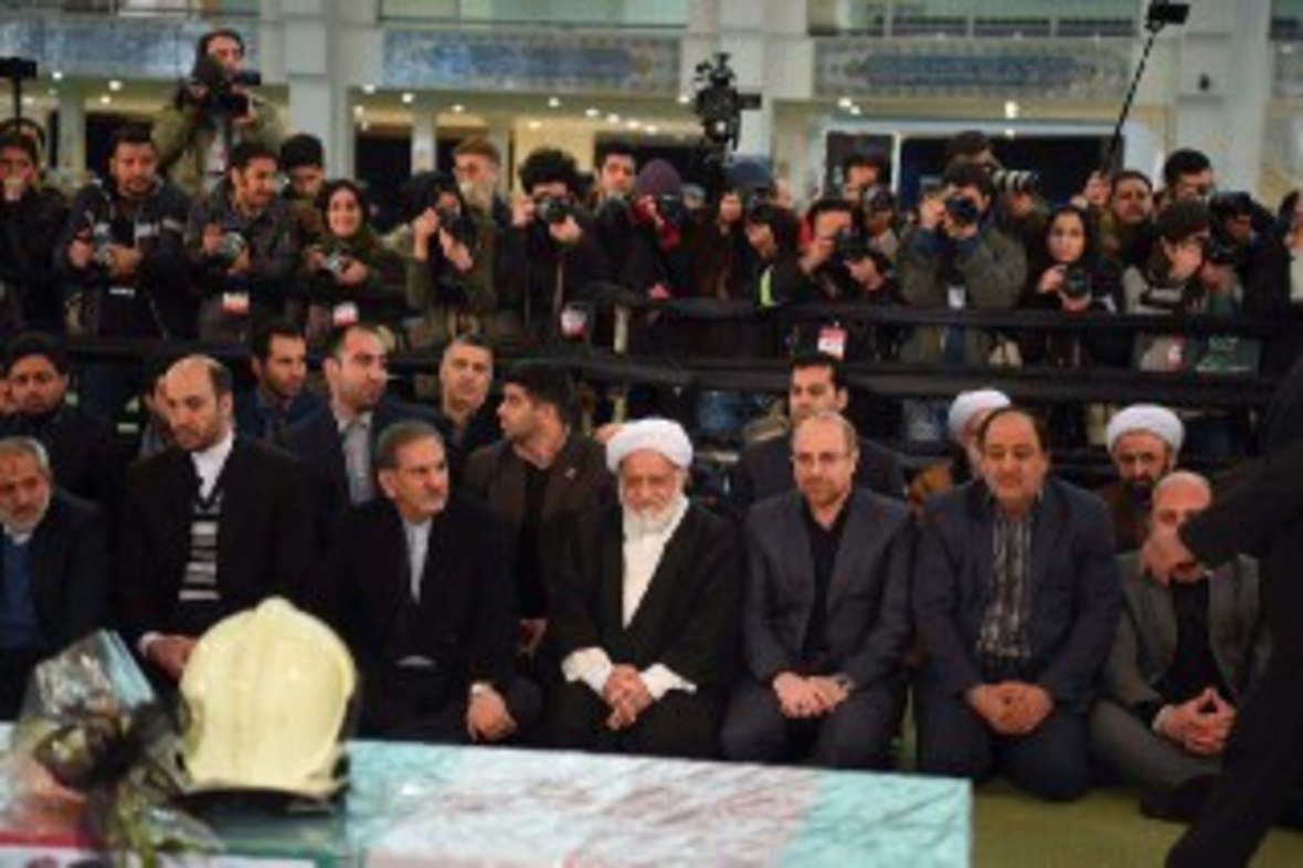 Iran:grande partecipazione a funerali vigili del fuoco periti in crollo palazzo Plasco