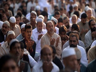 پاکستان ؛ نماز عید کے خطبوں میں عید کی مبارکبادی اور سانحہ پاراچنارا کی مذمت