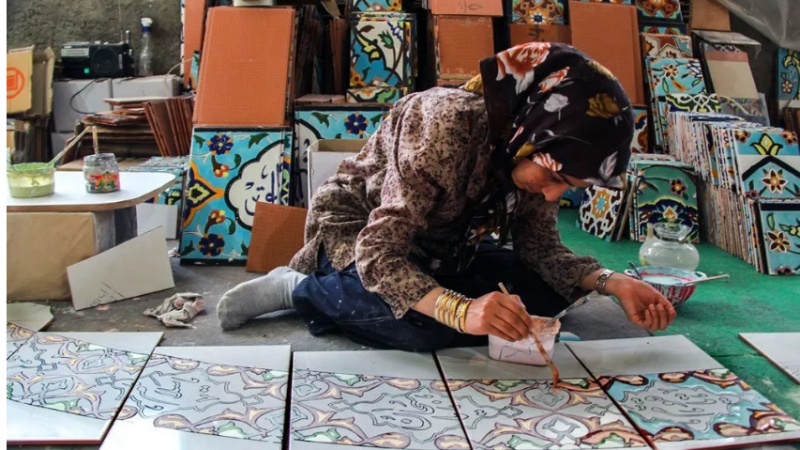 伊朗瓷砖厂，传统波斯文化继承