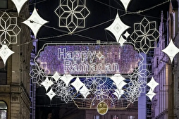 عمدة لندن يشرف على إطلاق إضاءة أنوار رمضان