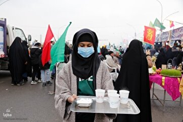 Nimeyi-Şəbanda Cəmkəran məscidində zəvvarlara xidmət göstərilir
