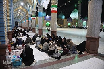 Müqəddəs Cəmkəran məscidində müntəzirlər iftar edir