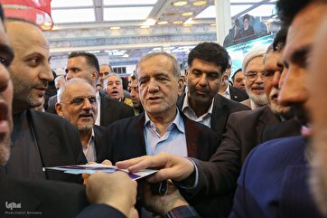 President Tours 32nd Tehran Int’l Quran Expo