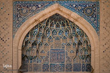 Photos: 700-Year-Old Imamiyeh School in Central Iran