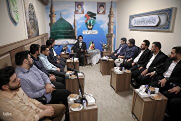 In Photos: Quranic Convoy’s Members Meet with Iranian Hajj Chief in Medina