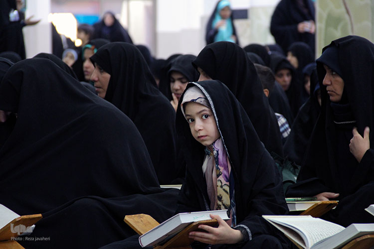 مراسم قرائت قرآن به یادبود شهید محسن حججی در مسجد جامع نجف آباد