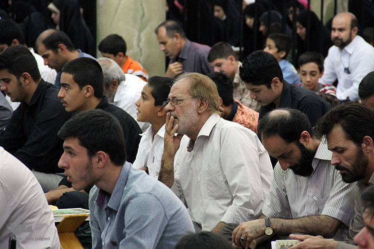 مراسم قرائت قرآن به یادبود شهید محسن حججی در مسجد جامع نجف آباد