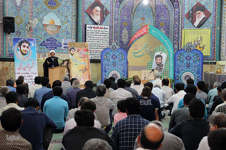 مراسم قرائت قرآن به یادبود شهید محسن حججی در مسجد جامع نجف آباد