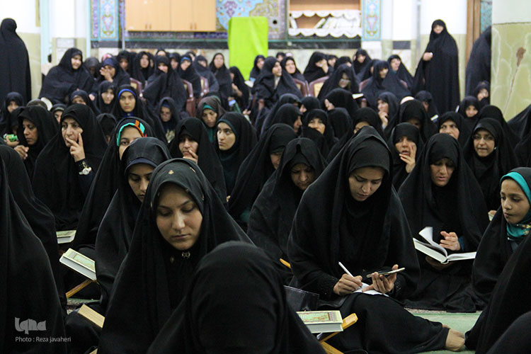مراسم قرائت قرآن به یادبود شهید محسن حججی در مسجد جامع نجف آباد