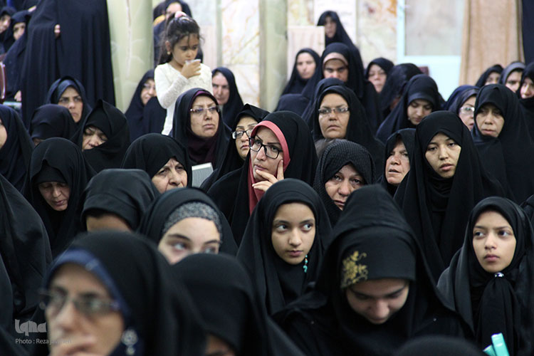 مراسم قرائت قرآن به یادبود شهید محسن حججی در مسجد جامع نجف آباد