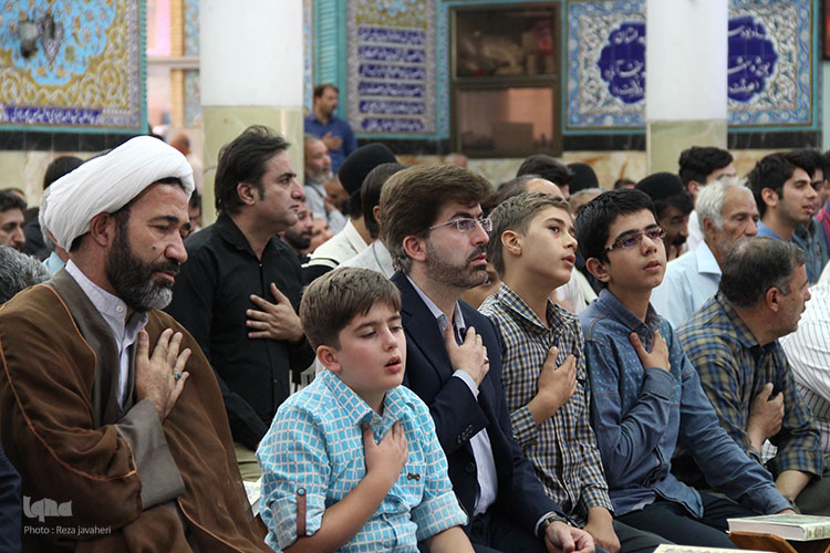 مراسم قرائت قرآن به یادبود شهید محسن حججی در مسجد جامع نجف آباد