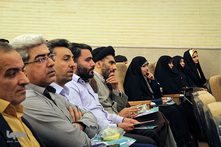 رونمایی از محصولات تربیتی حوزه علمیه