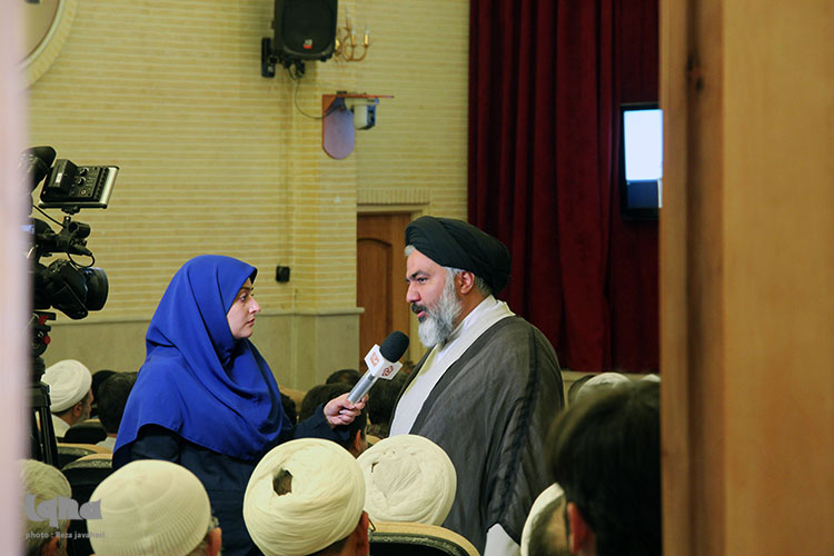 رونمایی از محصولات تربیتی حوزه علمیه