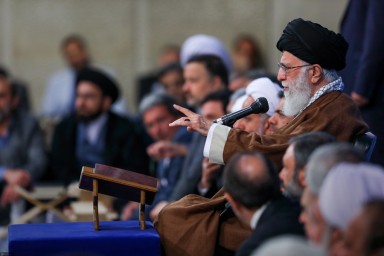فیلم/ بیانات رهبر معظم انقلاب در محفل نورانی انس با قرآن کریم/ امروز بلای دنیای اسلام دوری از قرآن است