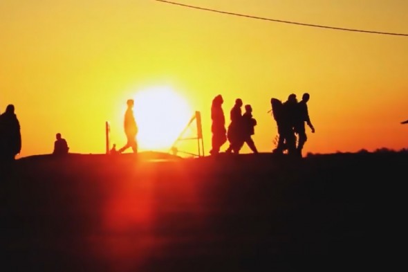 نماهنگ/ «سرخی هر غروب» با نوای میثم مطیعی