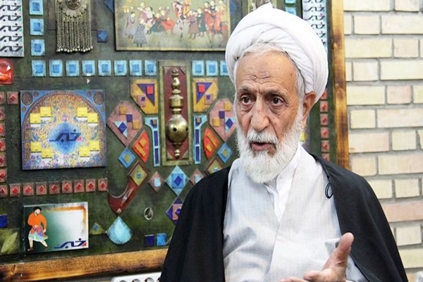 انتقاد نسبت به مسئولین نظام با ادب و عقلانیت همراه باشد انتقاد نسبت به مسئولین نظام با ادب و عقلانیت همراه باشد
