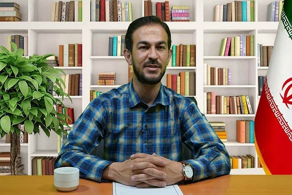 عادل درخشان مدیر مدرسه حفظ مهد قرآن اصفهان