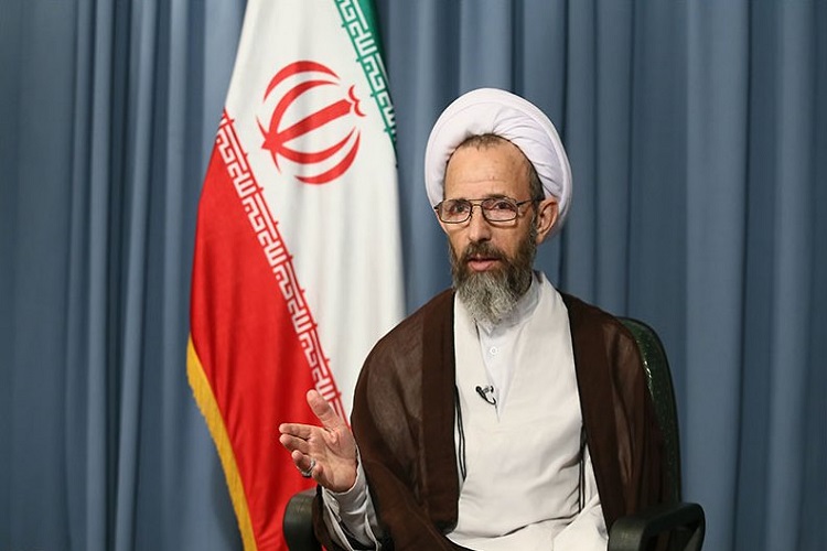 عمل صالح لازمه ایمان حقیقی است / تسبیح ظاهری و باطنی همه موجودات