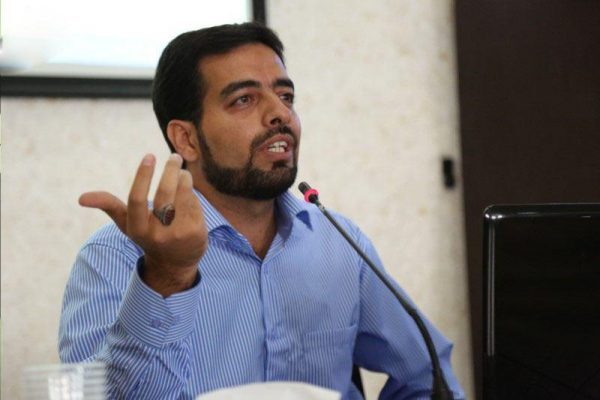 حامد کمال مدیر مؤسسه فلق رایانه حامد کمال مدیر مؤسسه فلق رایانه