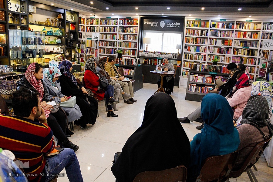 نشست گفت‌وگو درباره کتاب جامعه مصرفی