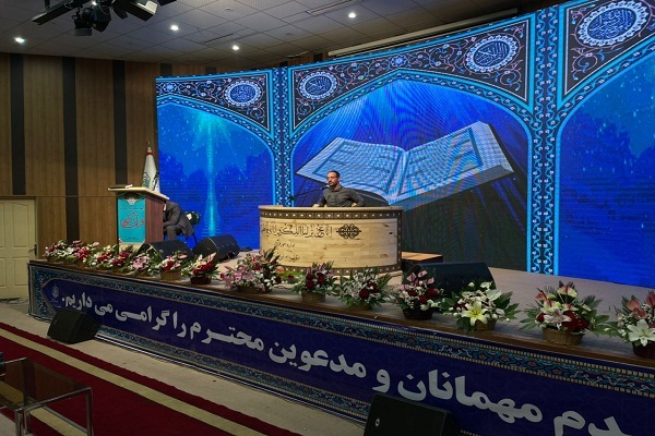 رقابت قاریان و مرتلان در دومین روز از مسابقات قرآن استان تهران