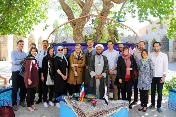 حضور گردشگران خارجی در مدرسه علمیه ناصریه
