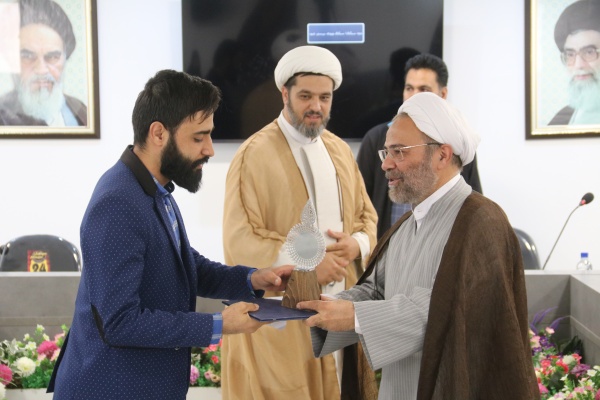 برگزیدگان چهلوپنجمین مسابقات سراسری قرآن تجلیل شدند برگزیدگان چهلوپنجمین مسابقات سراسری قرآن تجلیل شدند