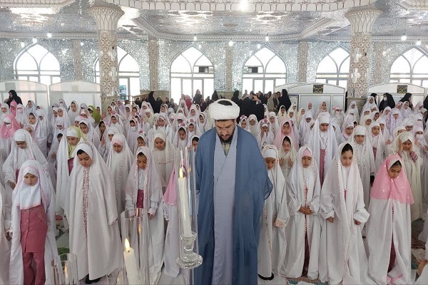 جشن فرشته‌ها در امامزاده سلطان سیدعلی(ع) نایین