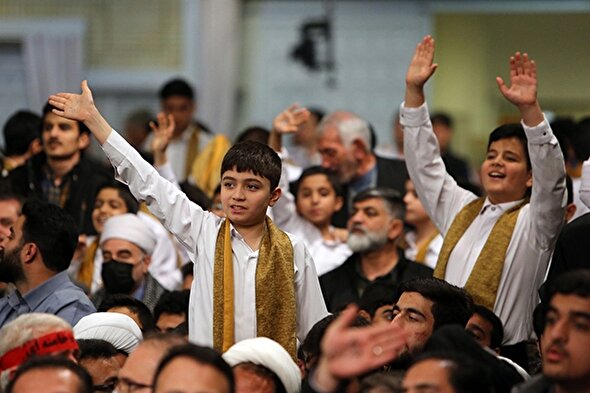 فیلم | اجرای قطعه حب‌الحسین(ع) در حضور رهبر انقلاب