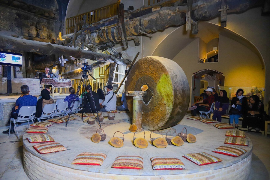 نشست نقش اصفهان در گسترش هنر نقالی در ایران