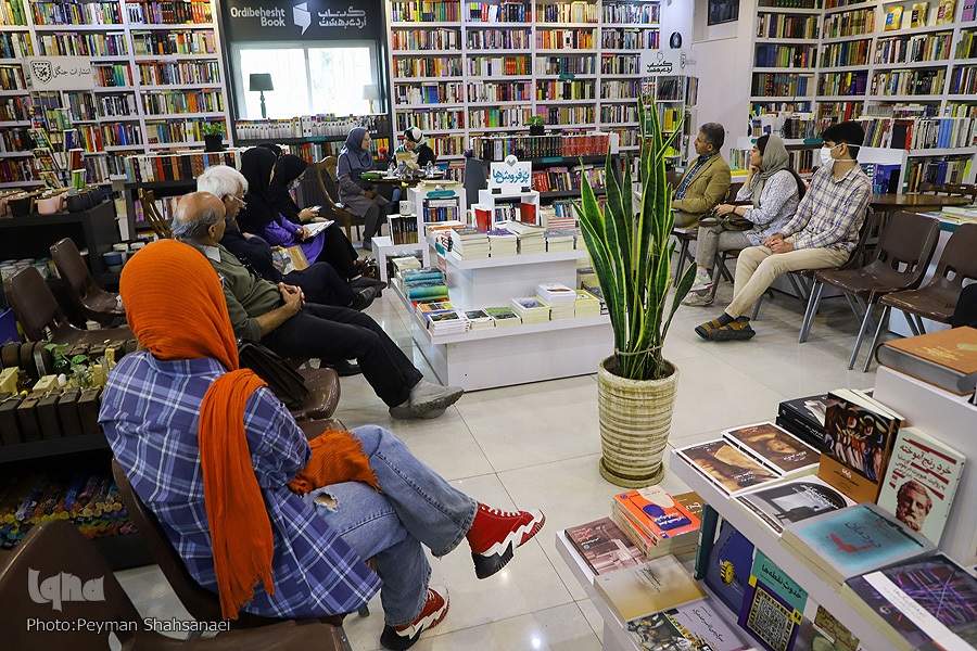 نشست گفت‌وگو درباره کتاب «رنج‌کشیدگان و خوارشدگان»