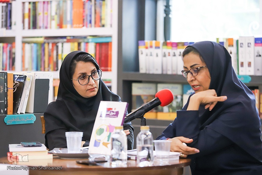 نشست گفتوگو درباره کتاب «شوق گفتوگو» نشست گفتوگو درباره کتاب «شوق گفتوگو»