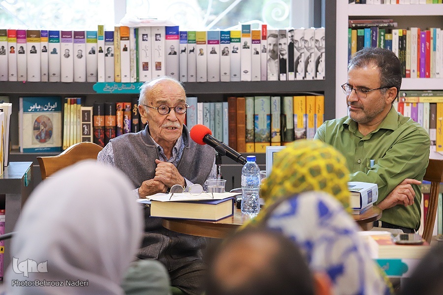 نشست گفت‌وگو درباره کتاب «بازرگانی و اصناف پیشه‌ور در عصر صفوی»