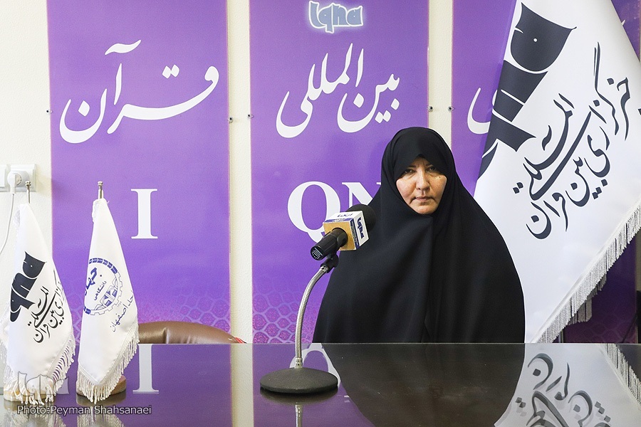 فرخنده کریم‌زاده مدرس و مربی قرآن و داور مسابقات سراسری قرآن کریم