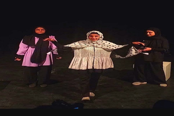 اجرای نمایش «به جرم عشق» در کاشان اجرای نمایش «به جرم عشق» در کاشان