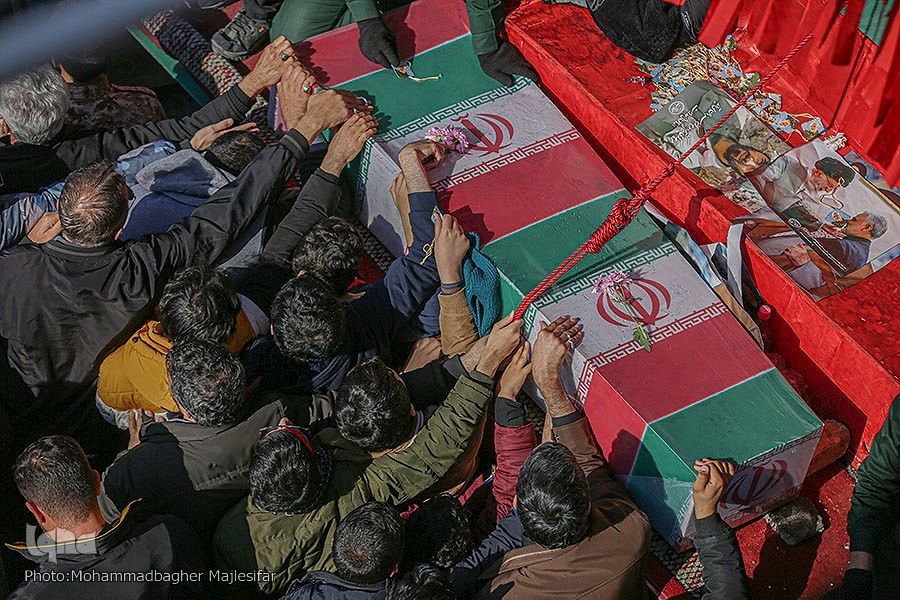 تشییع ۱۲ شهید گمنام در اصفهان