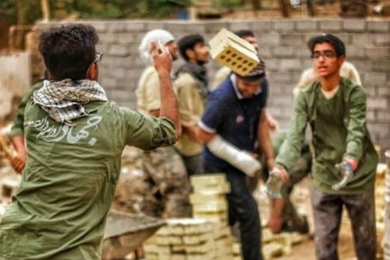 آبادی یک محله به دست جوانان جهادگر