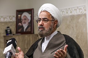 فیلم | آیت‌الله جوادی‌آملی قرآن را به عرصه زندگی می‌برد