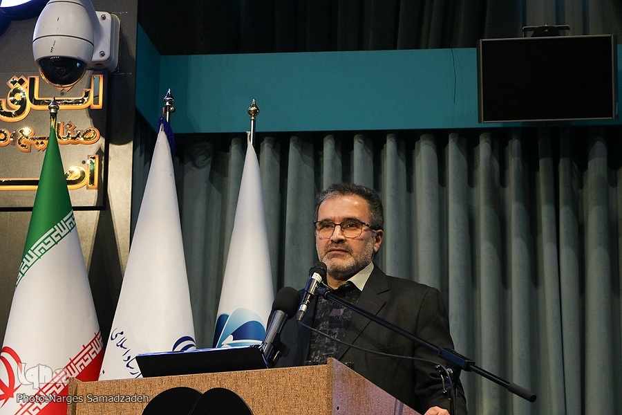 ابوالحسن فیاض انوش عضو هیئت علمی دانشگاه اصفهان