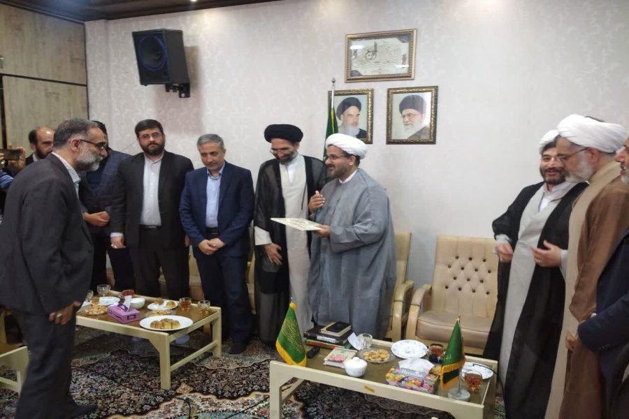 آیین معارفه مدیر بنیاد «دعبل خزاعی» در کاشان آیین معارفه مدیر بنیاد «دعبل خزاعی» در کاشان