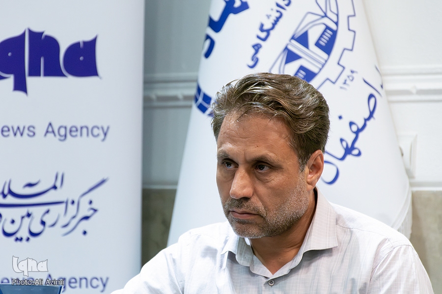 نشست «دانشگاه در تراز اسلامی» در جهاد دانشگاهی واحد اصفهان