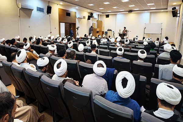 دیدار روحانیون طرح هجرت با امام جمعه اصفهان