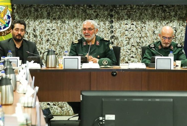 موظف به معرفی الگوهای دفاع مقدس برای جوانانیم