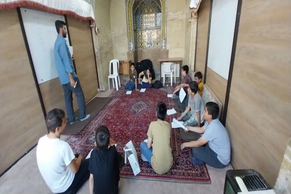 حلقه تربیتی کانون «بچههای بهشت» در مسجد علیقلیآقا حلقه تربیتی کانون «بچههای بهشت» در مسجد علیقلیآقا