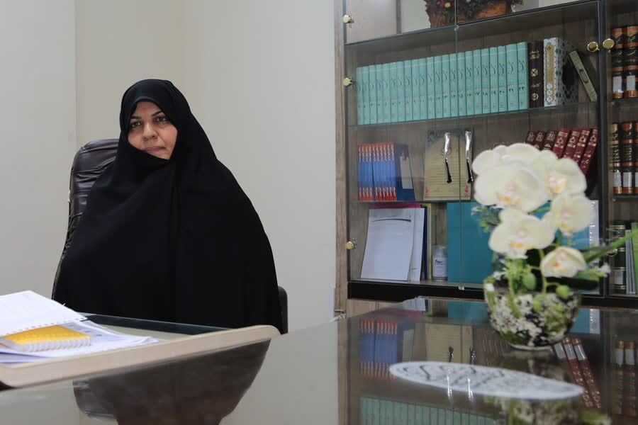 ناهید قاسم‌پور مدیر مدرسه علمیه مجتهده امین