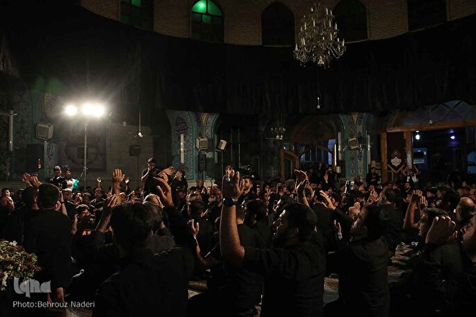 عزادار حسین(ع) زیر لوای حق + صوت